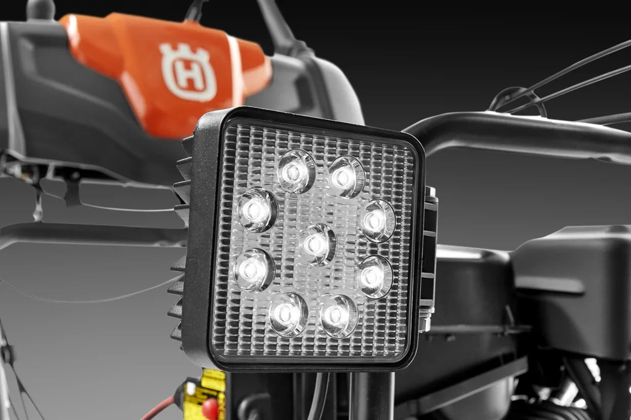 Husqvarna ST 224 24 in Snow Blower Residential Snow Blowers